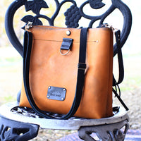 B 179 Medium Tote
