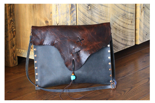 Two-tone pull-up leather envelope bag B28